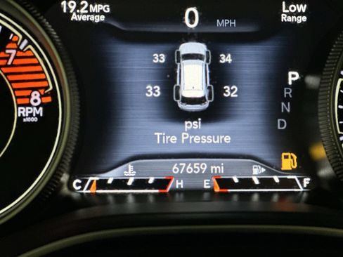 Used 2020 Jeep Cherokee Trailhawk w/ Cold Weather Group AWD/4WD image 19