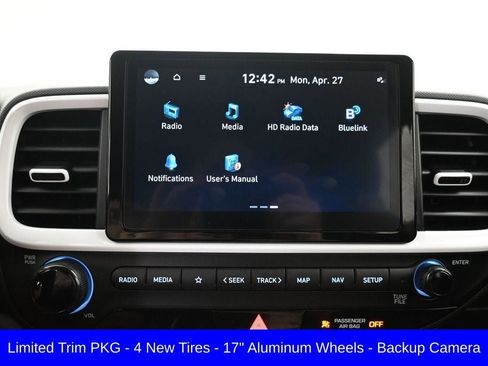 Certified 2024 Hyundai Venue Limited FWD image 15