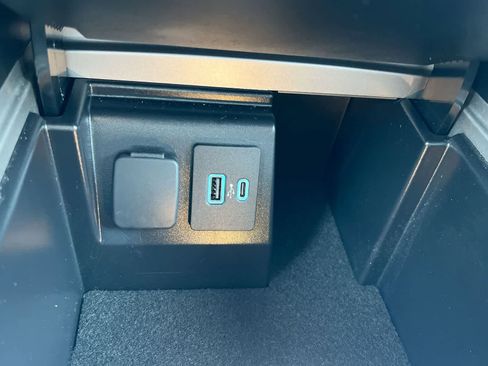Used 2023 Ford Explorer XLT w/ Equipment Group 202A AWD/4WD image 30