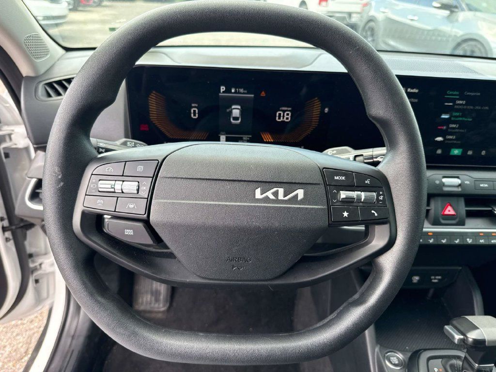 Certified 2025 Kia K4 FWD image 22