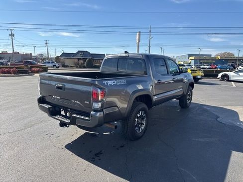 Used 2021 Toyota Tacoma TRD Off-Road w/ Technology Package image 6