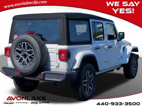 Used 2024 Jeep Wrangler Sahara w/ Technology Group image 6
