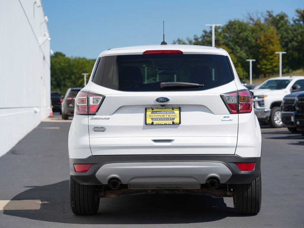 Used 2017 Ford Escape SE AWD/4WD image 4