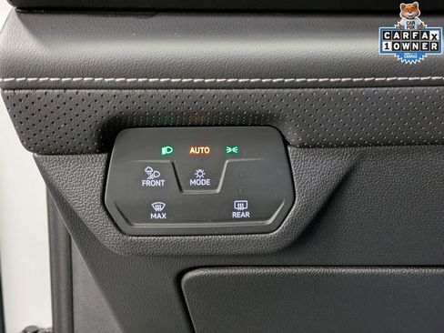 Used 2025 Volkswagen Atlas Cross Sport SE w/ Panoramic Sunroof Package FWD image 24