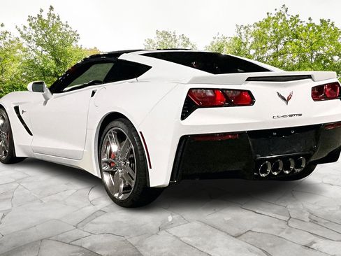 Used 2015 Chevrolet Corvette Z51 3LT w/ 3LT Preferred Equipment Group image 2