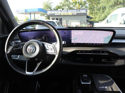 Used 2025 Buick Enclave Preferred AWD/4WD image 19