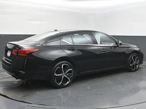 Certified 2025 Nissan Altima 2.5 SR FWD image 7