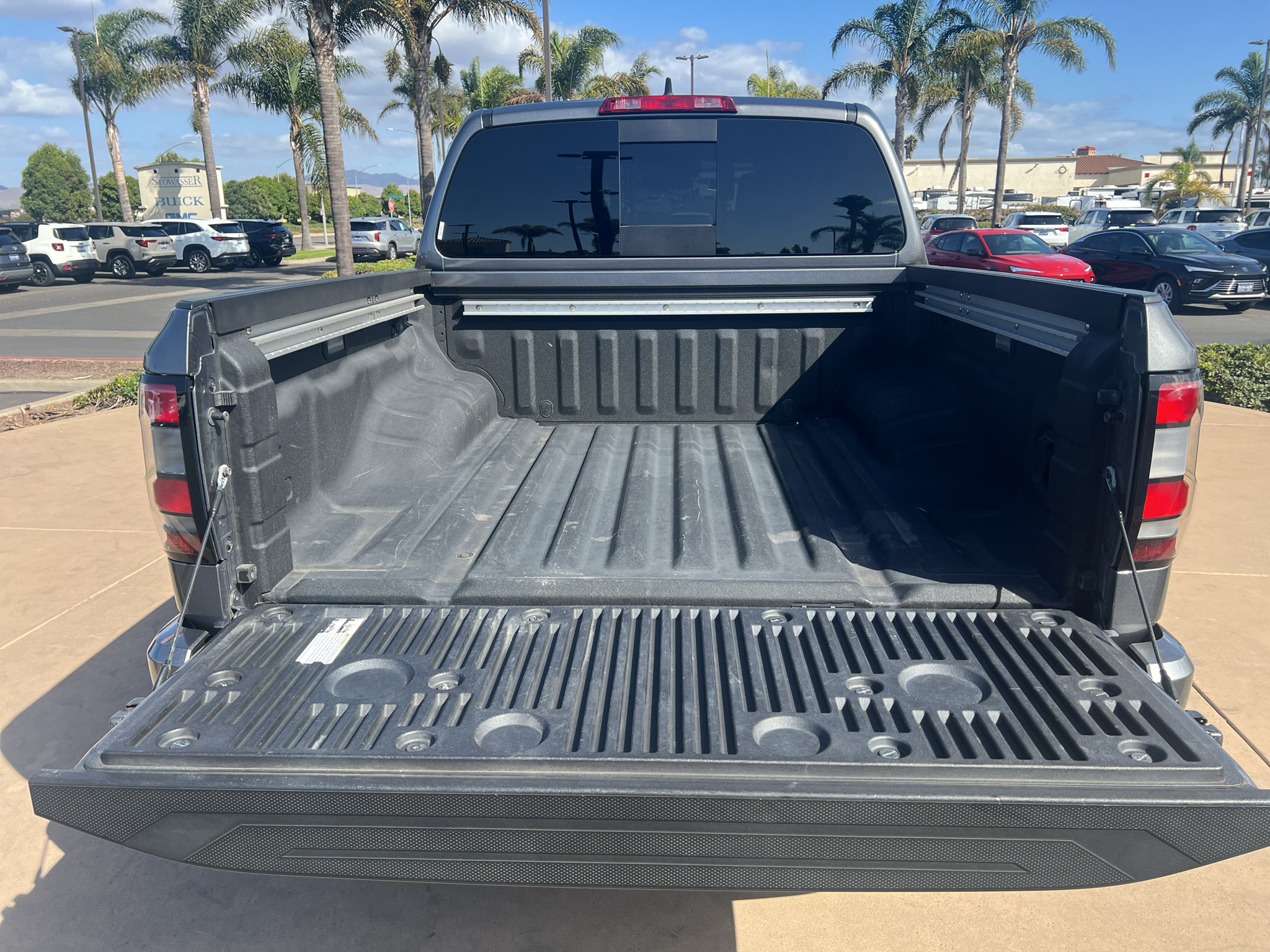 Used 2024 Nissan Frontier SV w/ SV Convenience Package RWD image 15
