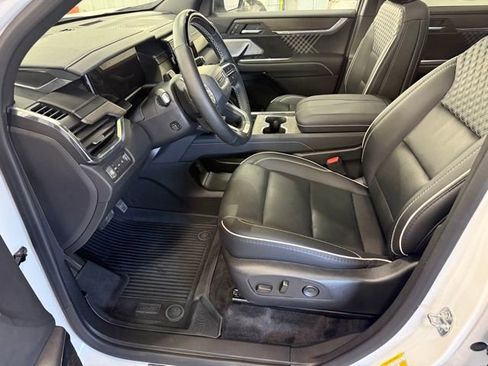 Used 2025 GMC Acadia Denali w/ Super Cruise Package AWD/4WD image 14
