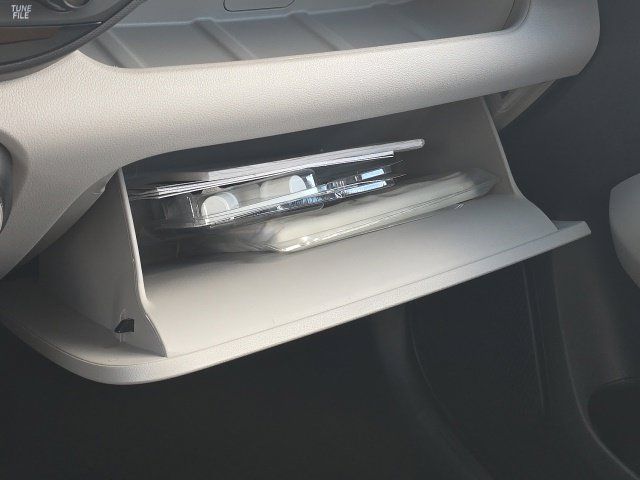 Certified 2022 Hyundai Venue SEL FWD image 17