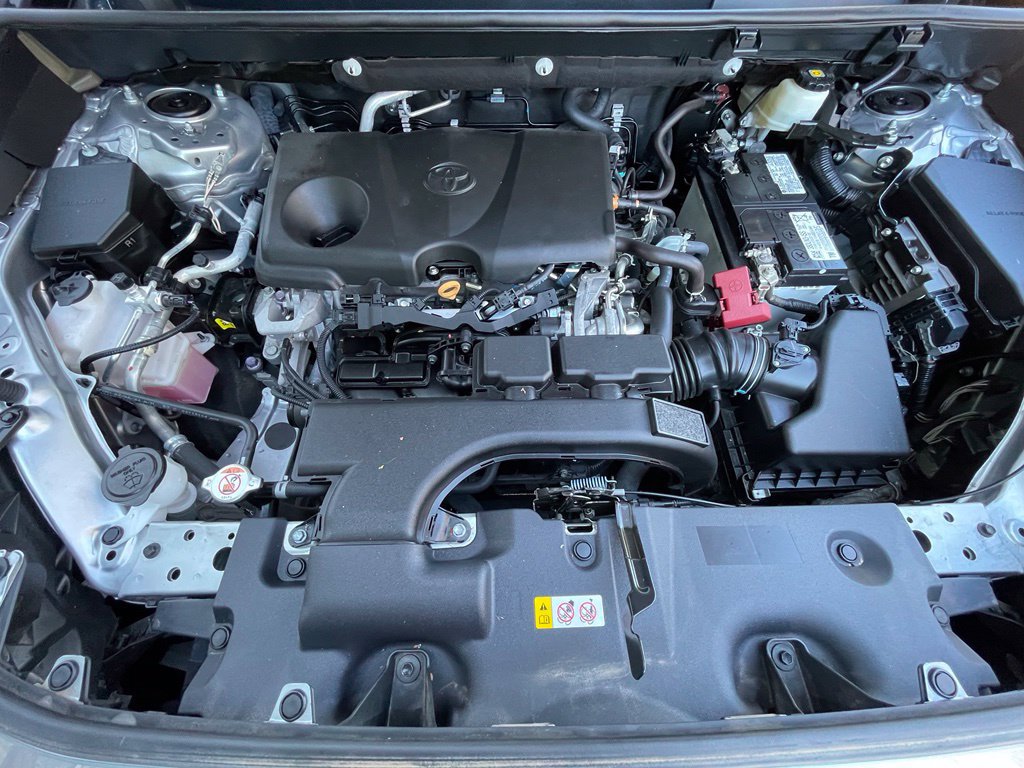 Used 2021 Toyota RAV4 XLE AWD/4WD image 33