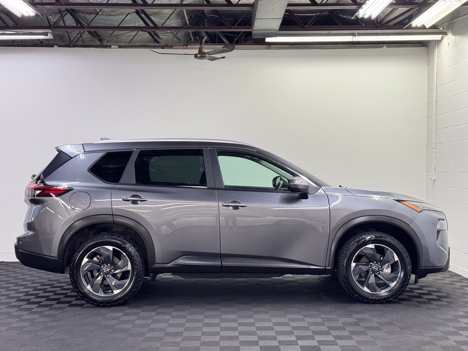 Certified 2025 Nissan Rogue SV w/ SV Premium Package AWD/4WD image 8