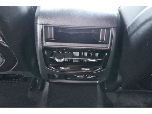 Used 2025 Jeep Grand Cherokee Altitude RWD image 15