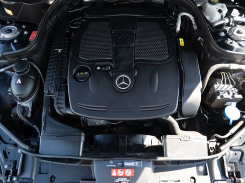 Used 2014 Mercedes-Benz E 350 4MATIC Sedan image 25