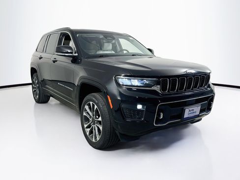 Used 2022 Jeep Grand Cherokee Overland AWD/4WD image 3