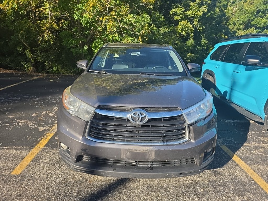 Used 2016 Toyota Highlander XLE AWD/4WD image 2