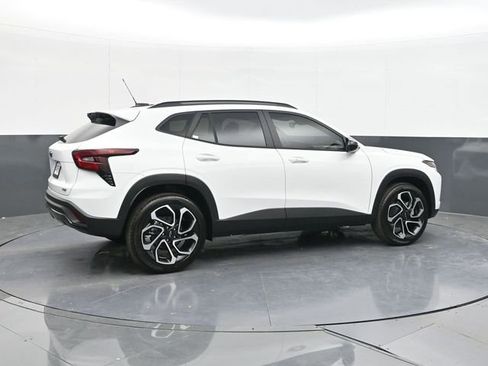 New 2026 Chevrolet Trax RS w/ Sunroof Package FWD image 15