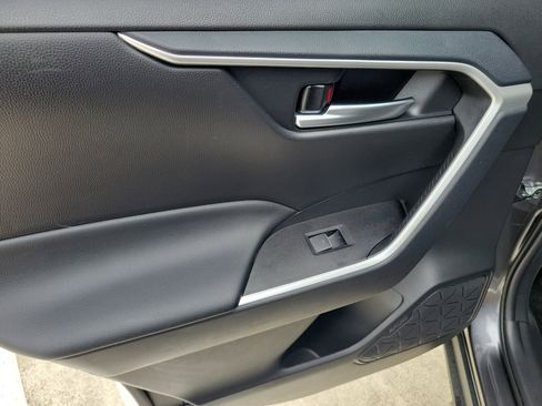 Certified 2025 Toyota RAV4 XLE AWD/4WD image 12