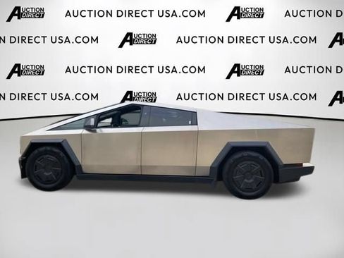 Used 2025 Tesla Cybertruck AWD Crew Cab image 3