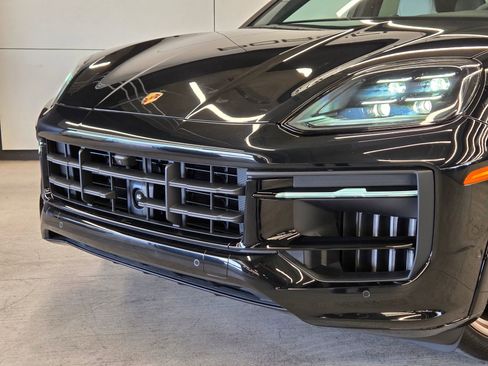 Certified 2025 Porsche Cayenne GTS image 26