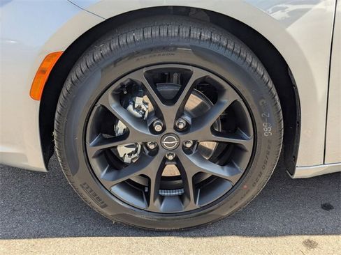 New 2026 Chrysler Pacifica Select image 9