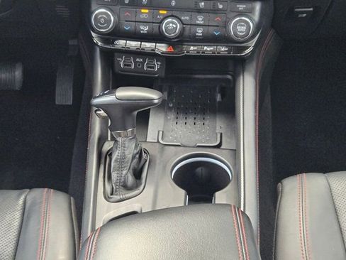 Used 2025 Dodge Durango GT AWD/4WD image 17