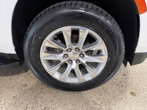 Used 2023 Chevrolet Suburban Premier image 43