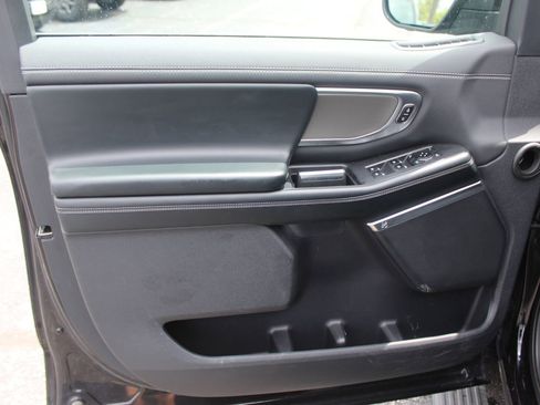Used 2025 Ford Expedition Max Platinum AWD/4WD image 25