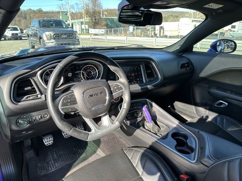 Used 2016 Dodge Challenger SRT w/ Technology Group image 14