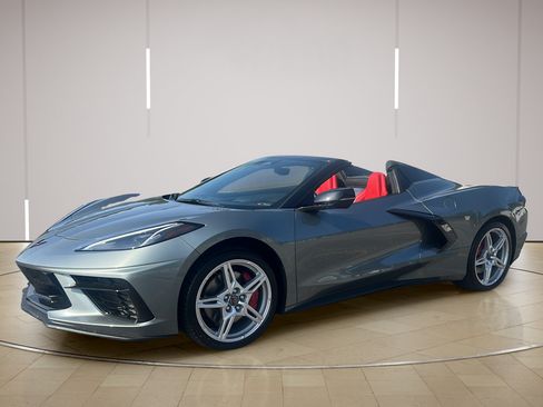 Used 2024 Chevrolet Corvette Stingray Preferred Conv w/ Z51 Performance Package RWD image 2