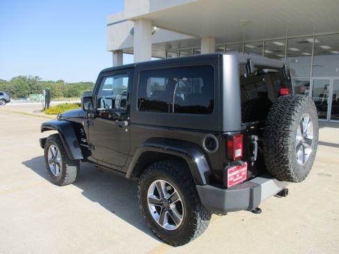 Used 2014 Jeep Wrangler Sahara w/ Connectivity Group AWD/4WD image 6