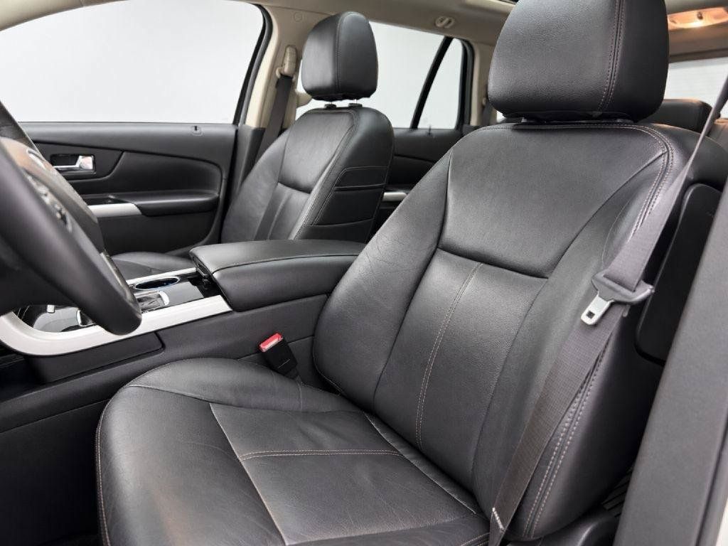 Used 2014 Ford Edge Limited w/ Equipment Group 301A AWD/4WD image 9