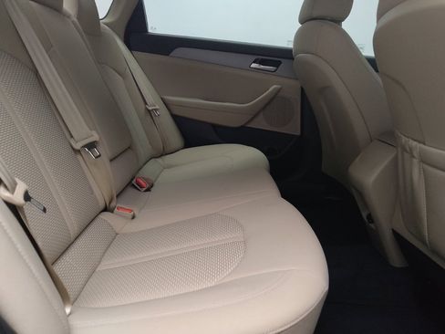 Used 2019 Hyundai Sonata SE w/ Cargo Package FWD image 19