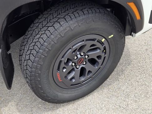 New 2026 Nissan Frontier PRO-4X w/ Tow Package AWD/4WD image 7