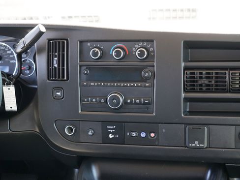 Used 2020 GMC Savana 3500 LS image 24