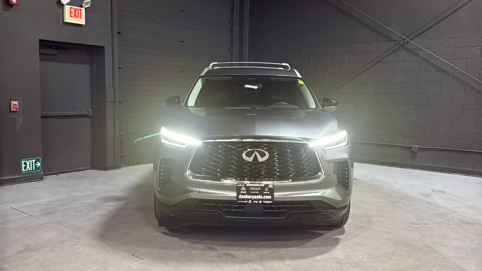 Used 2023 INFINITI QX60 Luxe w/ Cargo Package AWD/4WD image 2