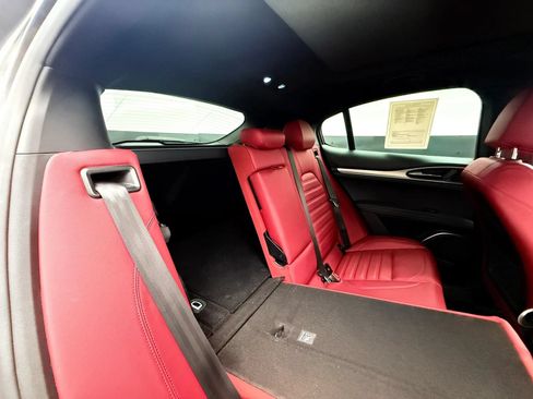 Used 2023 Alfa Romeo Stelvio Veloce AWD/4WD image 46