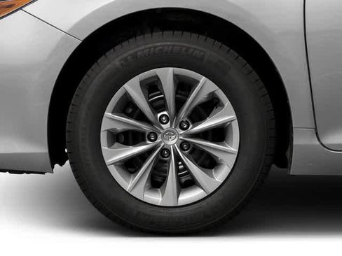 Used 2016 Toyota Camry LE FWD image 12