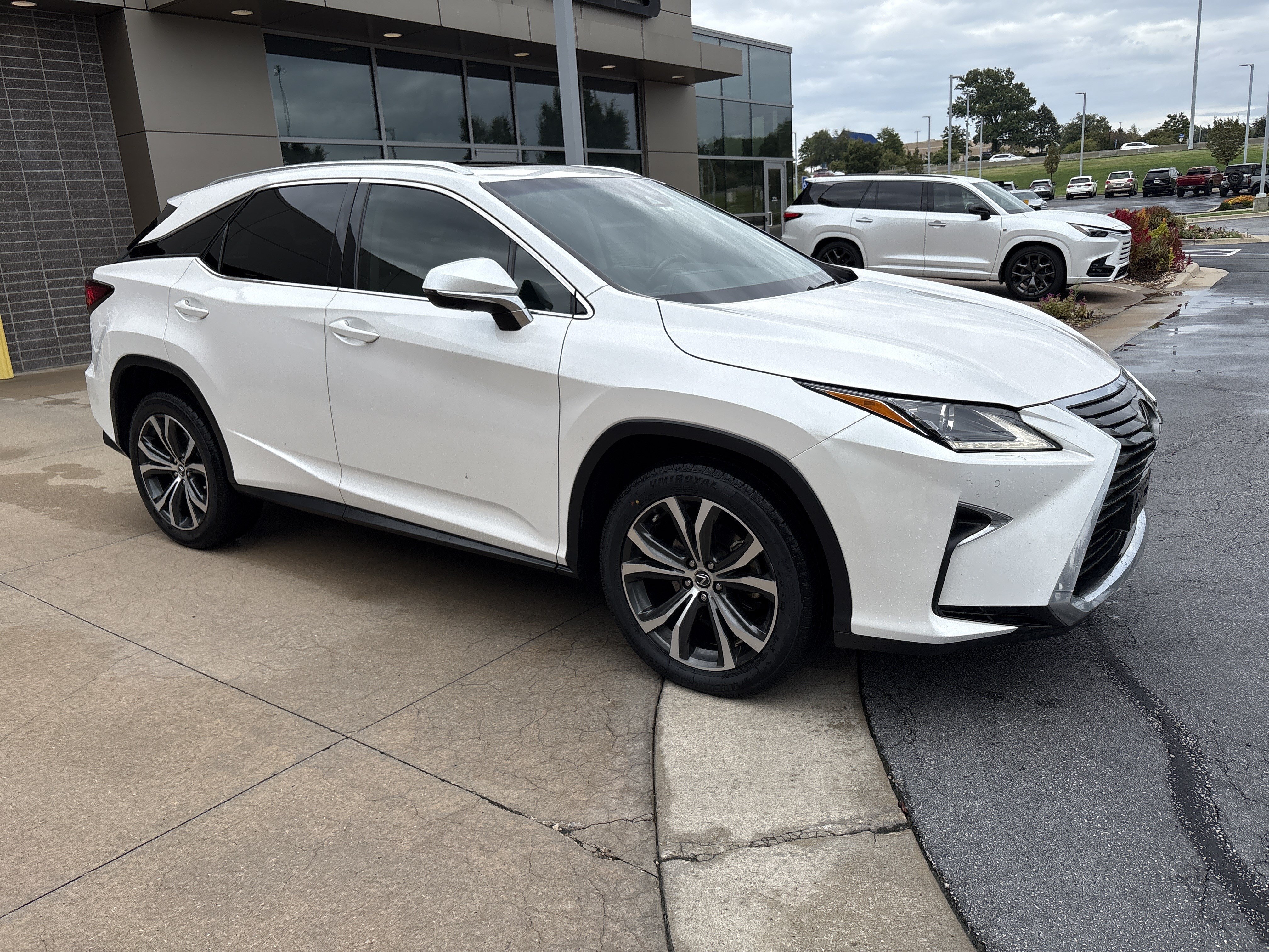 Used 2019 Lexus RX 350 AWD w/ Navigation Package image 2