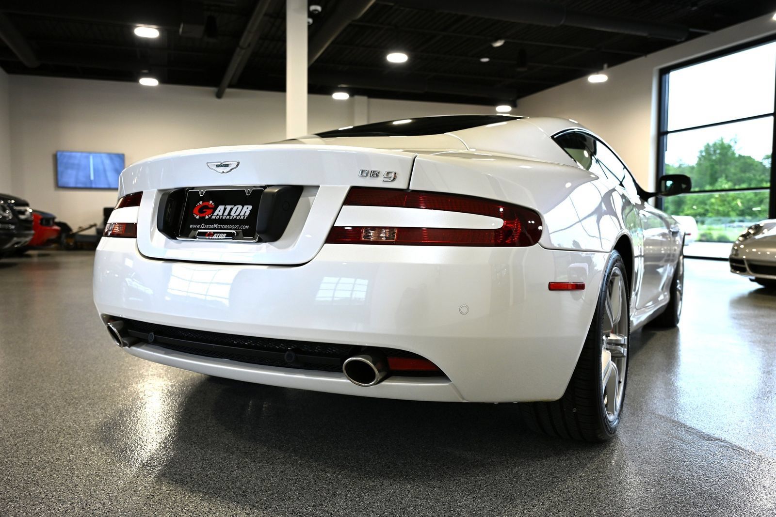 Used 2009 Aston Martin DB9 Coupe RWD image 4