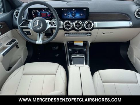 Used 2026 Mercedes-Benz GLB 250 4MATIC image 13