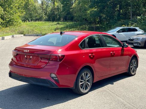Used 2023 Kia Forte LXS w/ LXS Technology Package FWD image 5