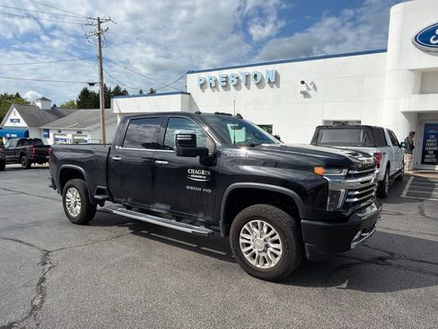 Used 2023 Chevrolet Silverado 3500 High Country w/ Technology Package AWD/4WD image 2