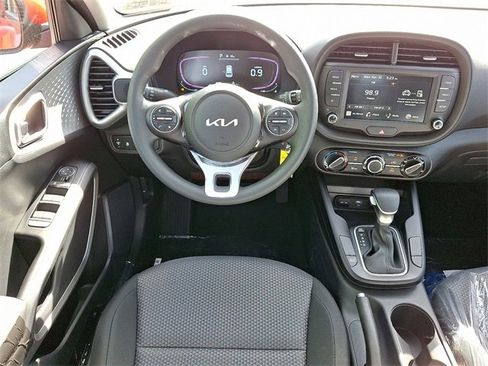 New 2025 Kia Soul LX w/ LX Technology Package image 7