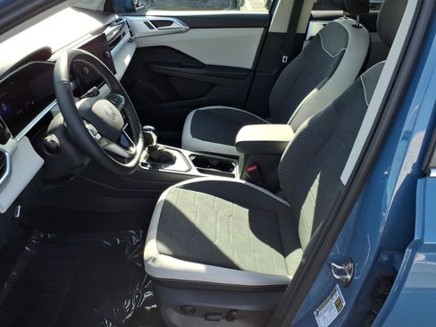 New 2026 Volkswagen Taos SE image 11