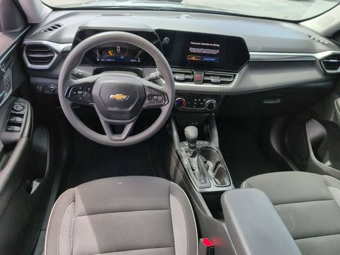 Used 2025 Chevrolet TrailBlazer LT AWD/4WD image 26