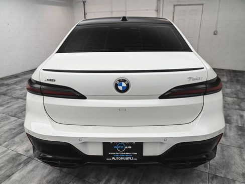 Used 2023 BMW 760i xDrive image 5