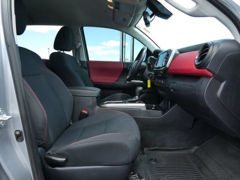 Used 2021 Toyota Tacoma SR5 w/ Technology Package AWD/4WD image 14