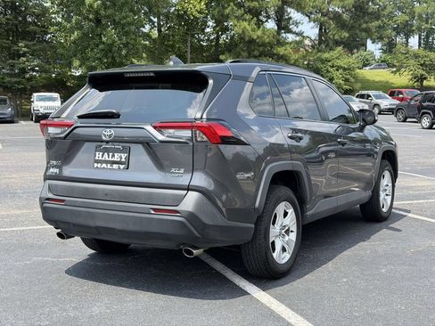 Used 2021 Toyota RAV4 XLE AWD/4WD image 20