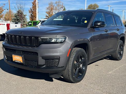 Certified 2023 Jeep Grand Cherokee L Altitude image 1